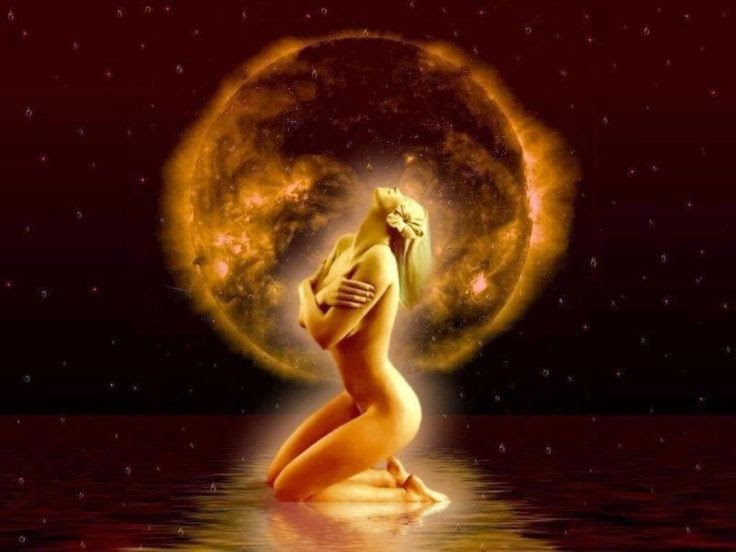 femme lune